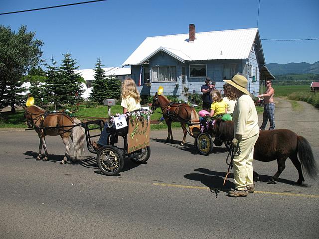 June Dairy Parade 2010 090 zpswmyth1ld